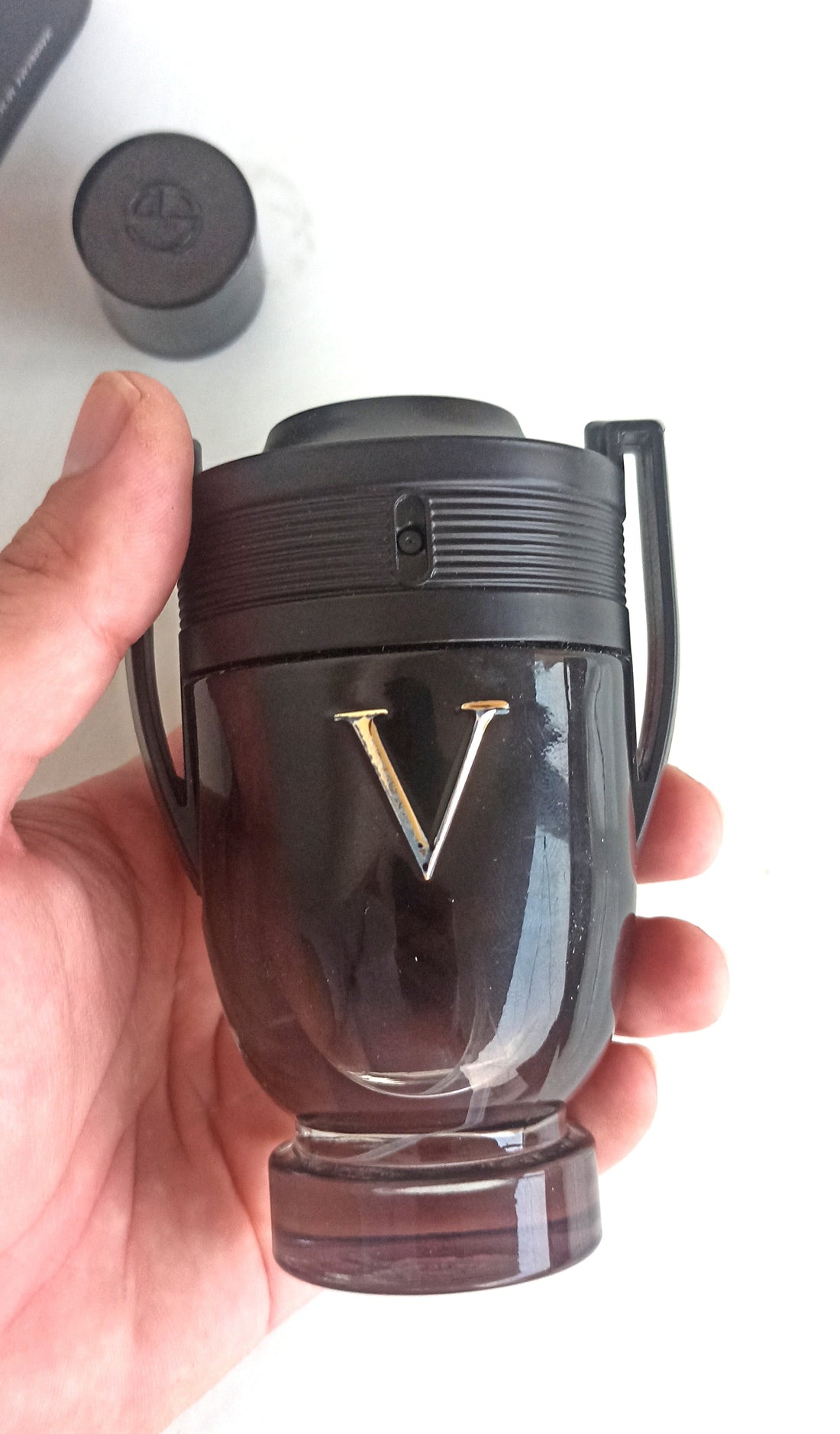 2 perfumes aqua and invectus